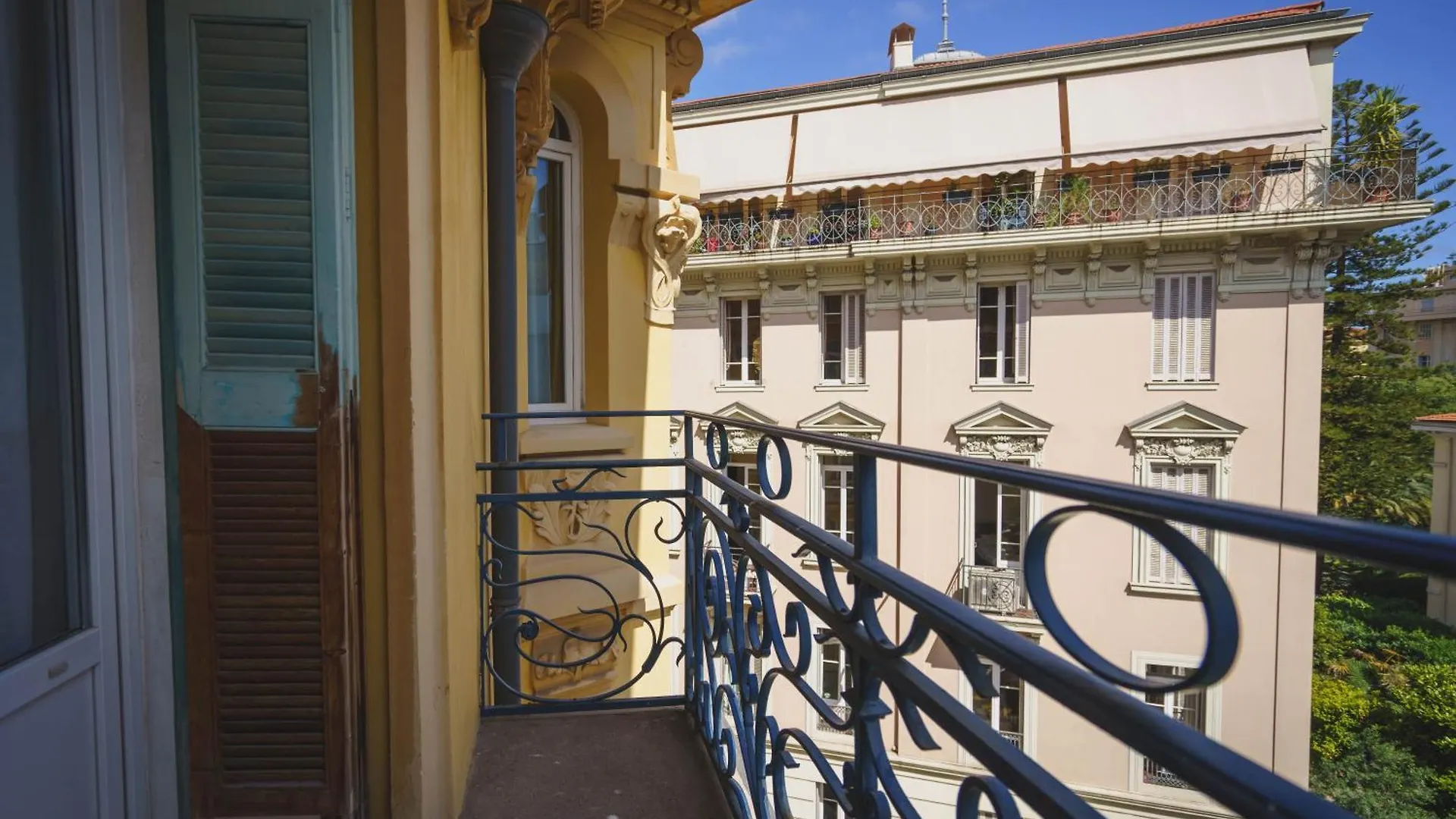 Hotel Gounod Fully Renovated Nice 4*,  França